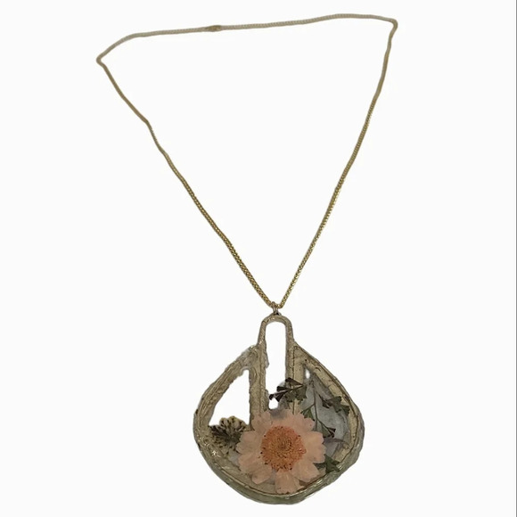 Pressed Flower Resin 18K Gold Plated Stainless Steel Curb Necklace - Picture 1 of 5